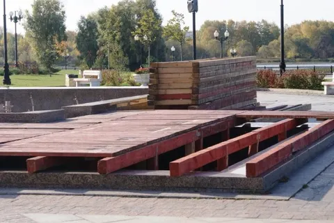 Фонтаны на «Стрелке» в Ярославле готовят к зиме