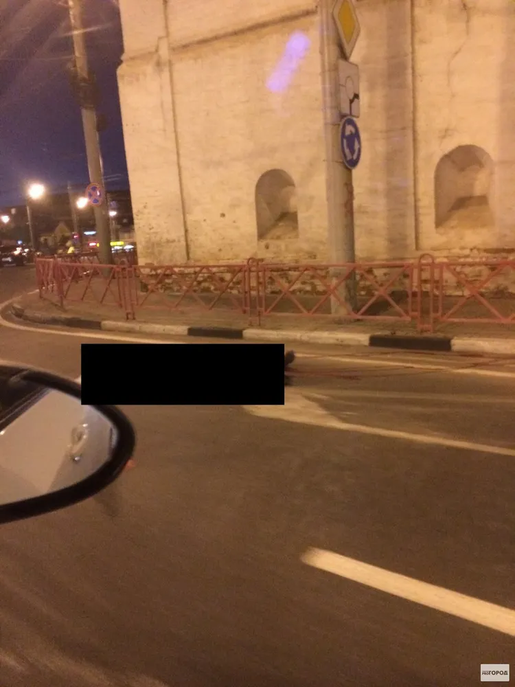На Богоявленской площади в центре Ярославля погиб мотоциклист