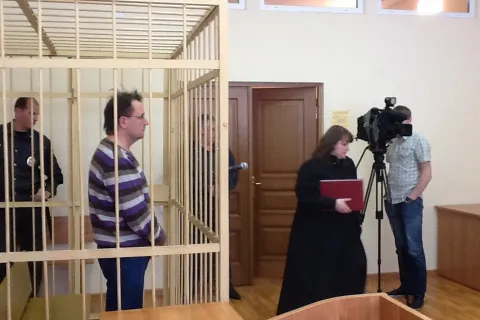 Константин Сонин явился в ФСБ с повинной 1 мая (видео с суда)
