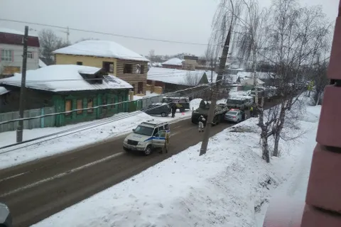 В Ярославле БТР попал в ДТП - Видео