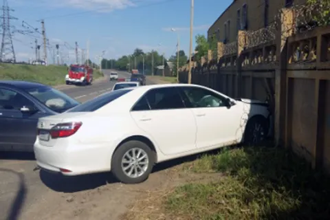 На дороге в Ярославле столкнулись две иномарки