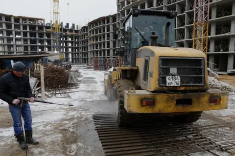 Стройплощадки в Ярославле будут огораживать зелеными заборами