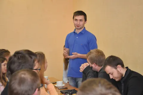 Сергей Ястребов обсудил с молодыми активистами волнующие их проблемы
