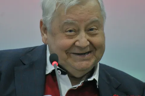 Олег Табаков в Ярославле дал пресс-конференцию. Фоторепортаж