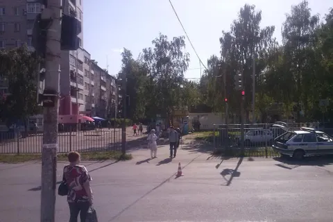 Попавшая в ДТП на проспекте Машиностроителей девочка скончалась в больнице