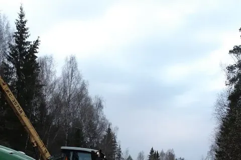 В Ярославской области перевернулась фура с пшеницей