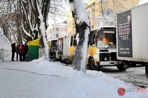 По улицам Ярославля ходит актер Роман Мадянов. С фото