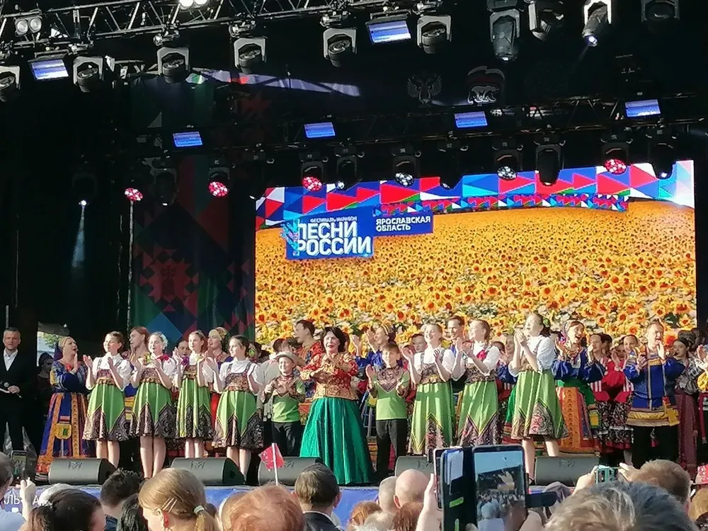 «Свой крест без опломбировочки»: в Ярославле выступила Надежда Бабкина