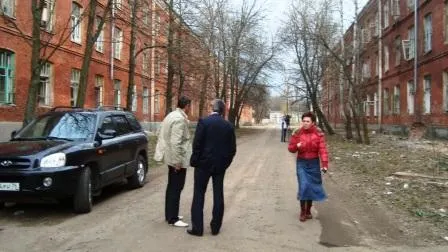 После разразившегося скандала КУМИ Ярославля взял под охрану корпуса на Калмыковых (с фото)