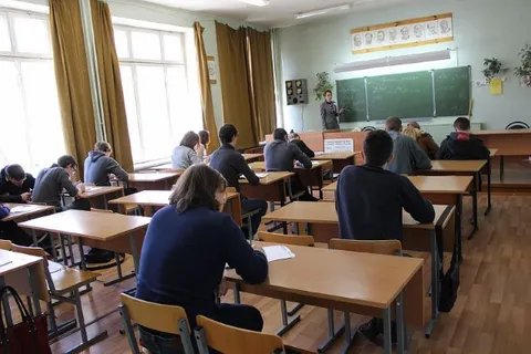 Депутаты муниципалитета Ярославля побывали в открытых (сменных) школах