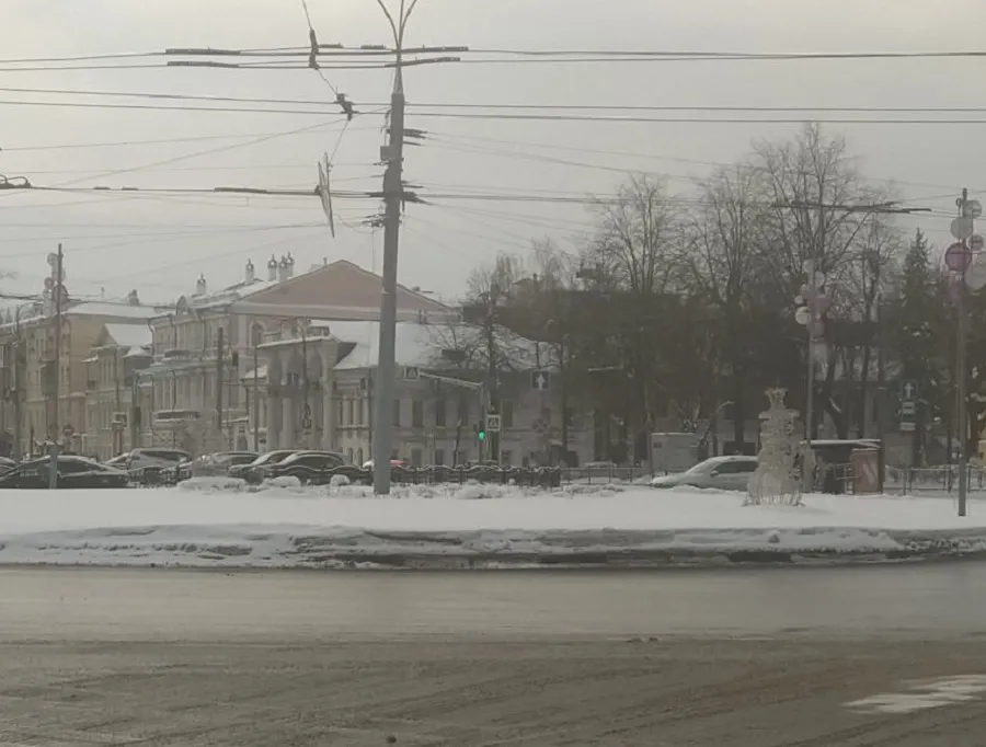 В мэрии Ярославля рассказали о состоянии сбитого автобусом снеговика