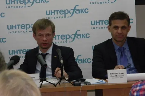 Мэр Ярославля Евгений Урлашов: «А в зоне ЮНЕСКО мы обязательно сделаем передвижные торговые конструкции, на колесиках там, такие красивые передвижные ларьки»