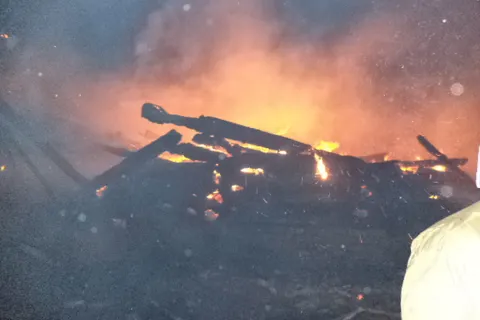 В Ярославской области горел двухэтажный строящийся дом