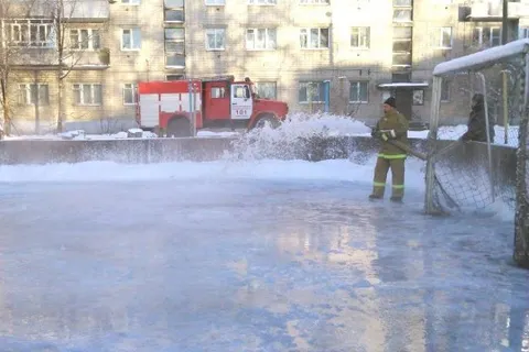 К новогодним праздникам в Ярославле открылись катки