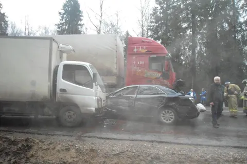 В Ярославской области столкнулись восемь автомобилей