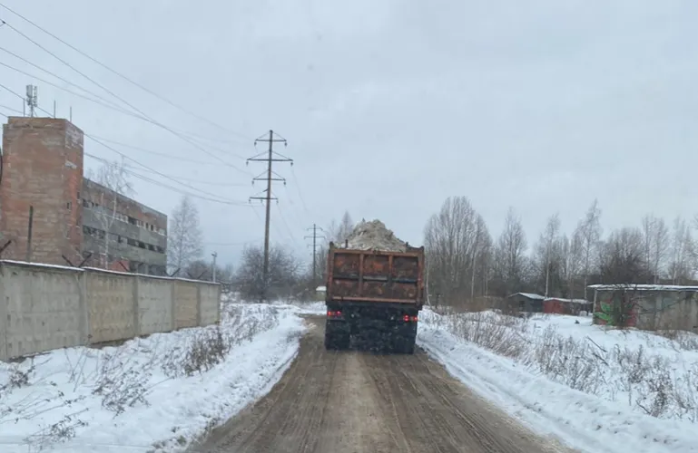 Власти наказали за снежные Эвересты в Дзержинском районе Ярославля