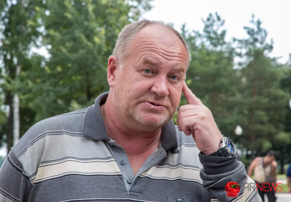 Главный вход Успенского собора в Ярославле – это шедевр из изразцов