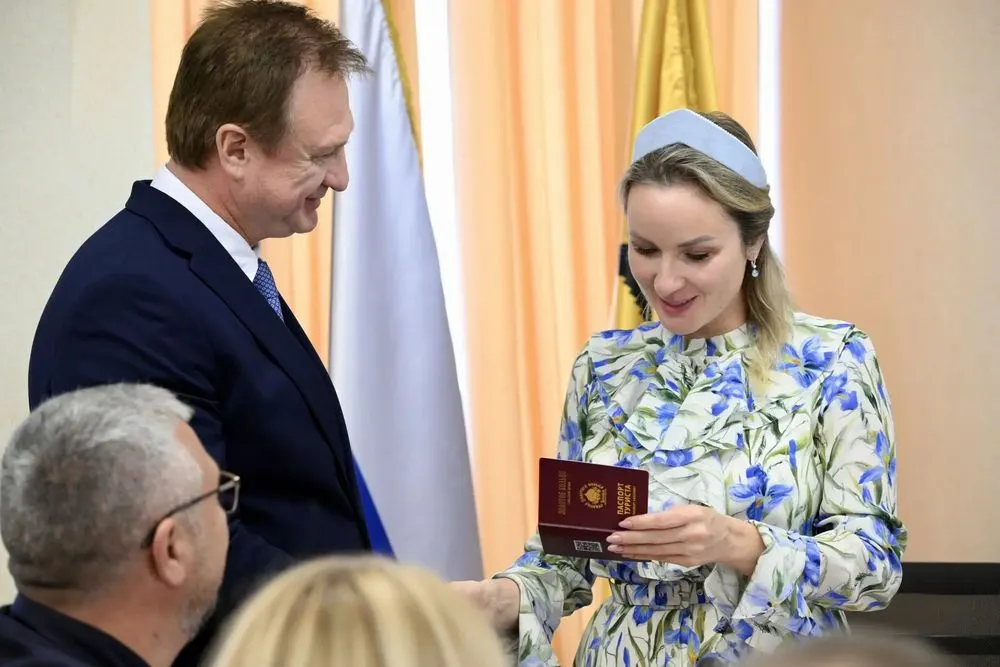 Мария Львова-Белова оформила паспорт туриста Золотого кольца