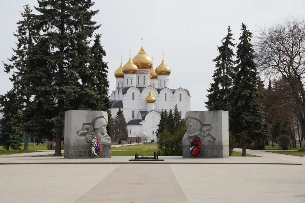 Мэр Ярославля поддержал строительство колокольни у Успенского собора