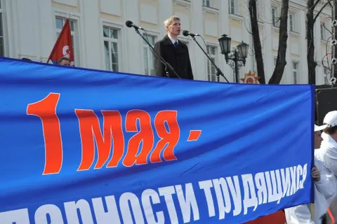 Около семи тысяч ярославцев приняли участие в первомайском шествии
