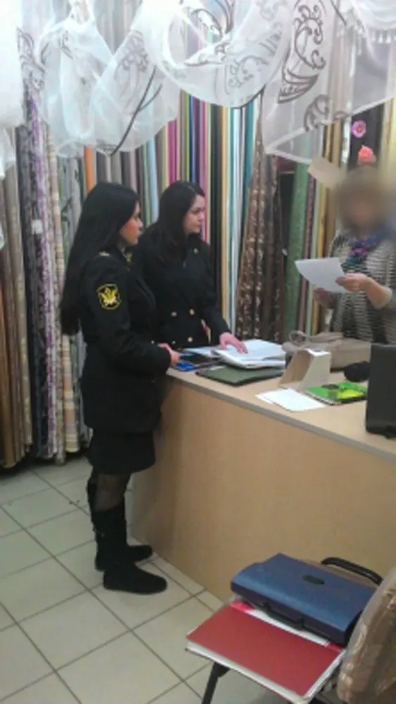 В Ярославле судебные приставы арестовали занавески и тюль