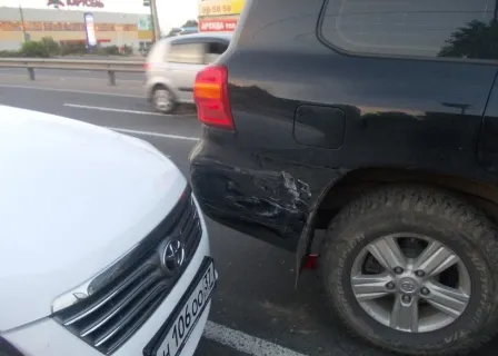 В Ярославле в ДТП попали сразу три автомобиля