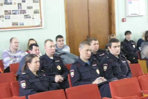 Председатель муниципалитета Ярославля поздравил ярославских участковых