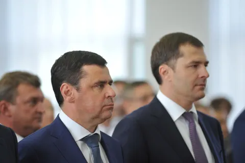 Дмитрий Миронов вручил Владимиру Волкову удостоверение главы Переславля-Залесского