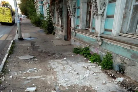 Ярославцы рискуют жизнью, проходя мимо «четырех непьющих»