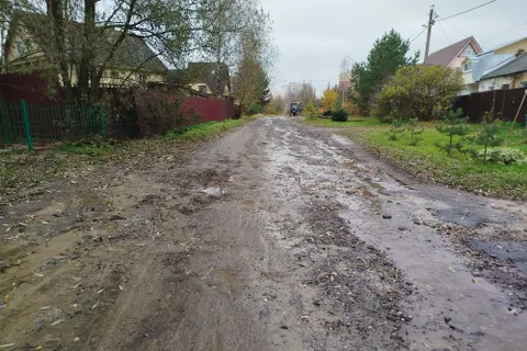 Жителям Дядьково отказали в подсыпке дороги из-за наступающей зимы