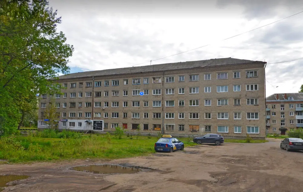 В Рыбинске при ночном пожаре в многоэтажке пострадал жилец
