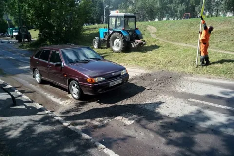 ​В Ярославле подновили 38 «лежачих полицейских» около школ