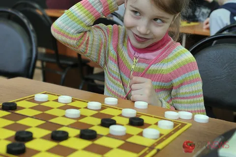 В Ярославле проходит Чемпионат и Первенство Центрального и Северо-Западного федеральных округов по русских шашкам. Фоторепортаж