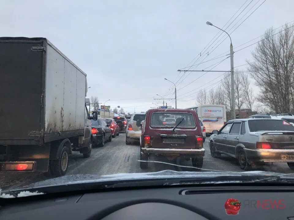 Снежная западня: весь Ярославль встал в небывалые пробки