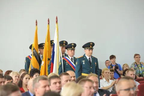 Дмитрий Миронов вручил Владимиру Волкову удостоверение главы Переславля-Залесского