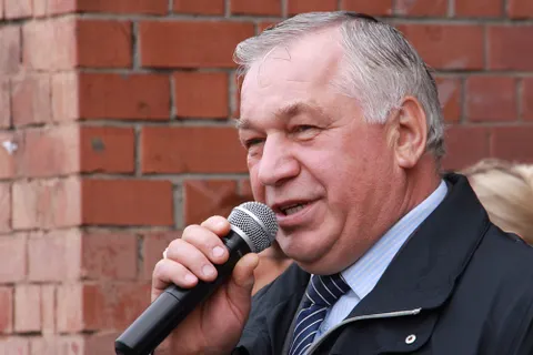 Депутаты муниципалитета Ярославля поздравили первоклассников с Днем знаний. С фото