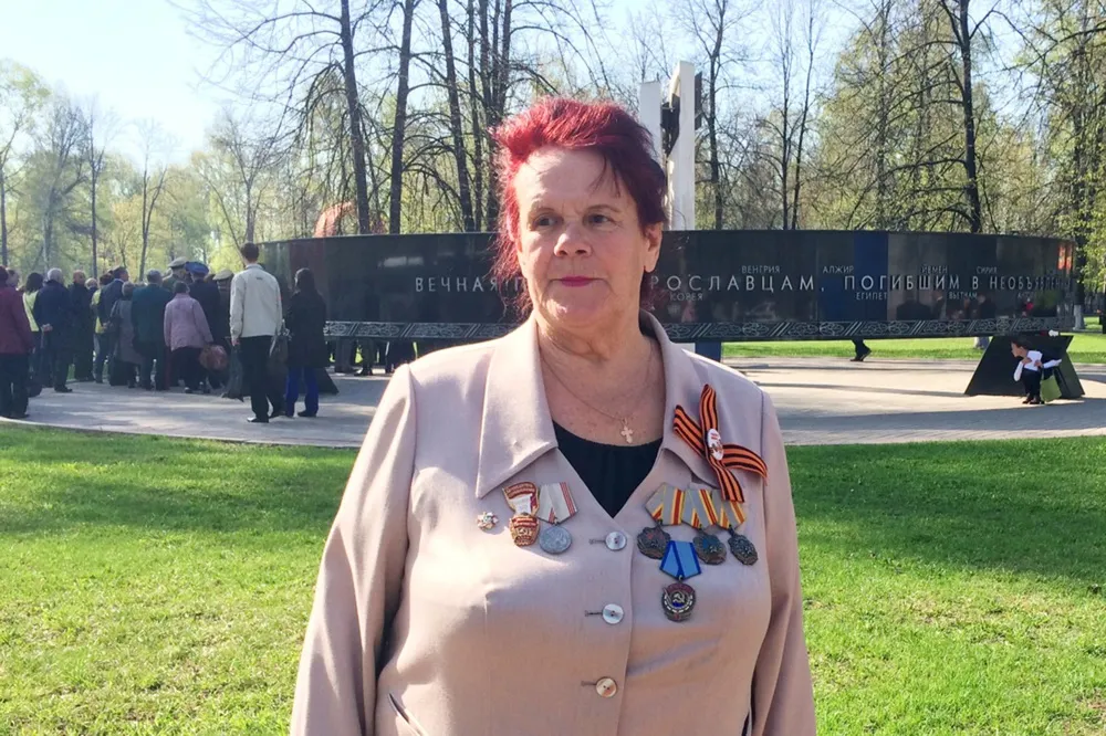 Валентине Федоровне Ганненко принесли приглашение на парад в Ярославле