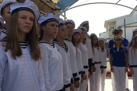 Ярославцы подарили артековцам водные велосипеды