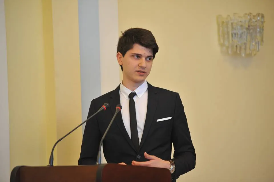 Дмитрий Миронов поддержал молодых авторов супер-проектов