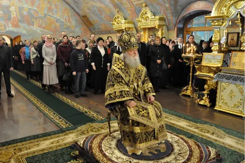 От ярославцев игуменью Варвару поздравили руководители области и города