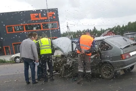 В Ярославле в ДТП попал пассажирский автобус