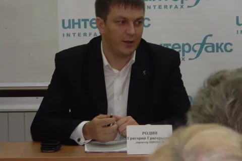 Мэр Ярославля Евгений Урлашов: «А в зоне ЮНЕСКО мы обязательно сделаем передвижные торговые конструкции, на колесиках там, такие красивые передвижные ларьки»