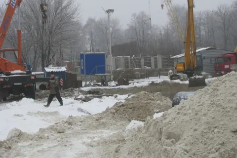 Строительные площадки  наступают на Бутусовский парк в центре Ярославля