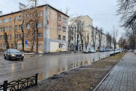 Мэрия Ярославля планирует восстановить чугунный забор на проспекте Ленина