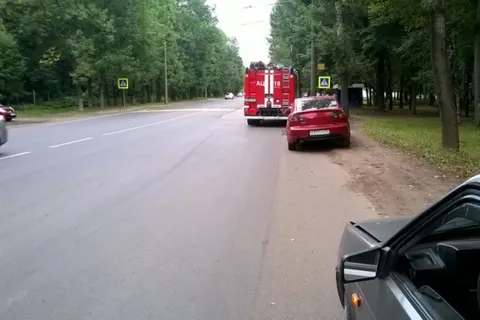 В Ярославле столкнулись две иномарки и отечественное авто
