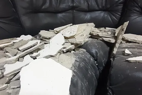В центральной городской больнице Ярославля рухнул потолок