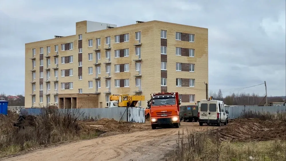 Народный фронт заявил о задержке стройки дома для переславских переселенцев
