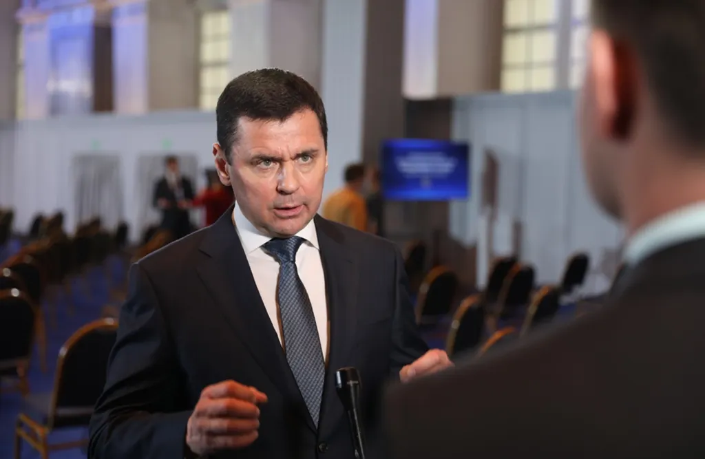 Ярославский губернатор снова заработал меньше супруги