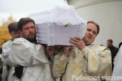 В Ярославле простились с семьей погибшего в ДТП священника