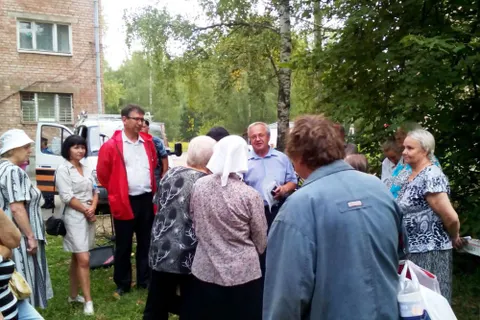 Александр Воробьёв и Эльхан Мардалиев встретились с жителями Резинотехники